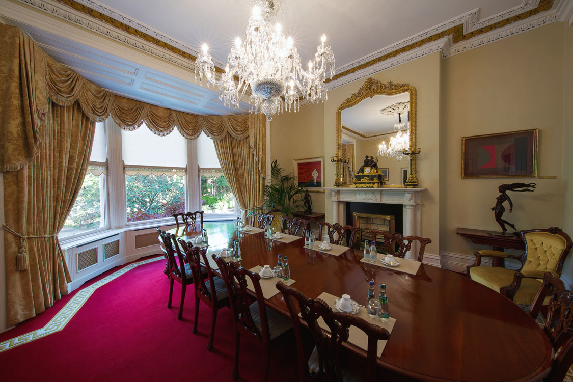 grand decorated meeting room. Painting & Decorating throughout, bespoke wallpapering and ongoing maintenance.